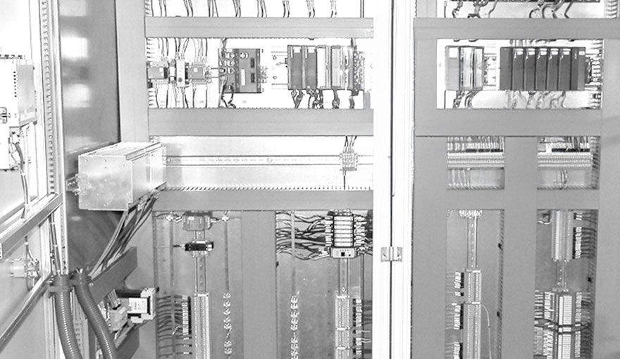 Hydraulikverrohrung an einem Kugelschieber